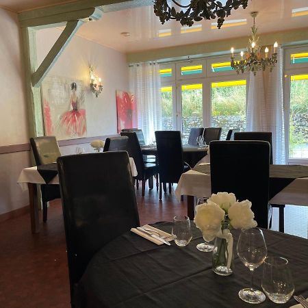 Logis Deshors-Foujanet Hotell Chamboulive Exteriör bild