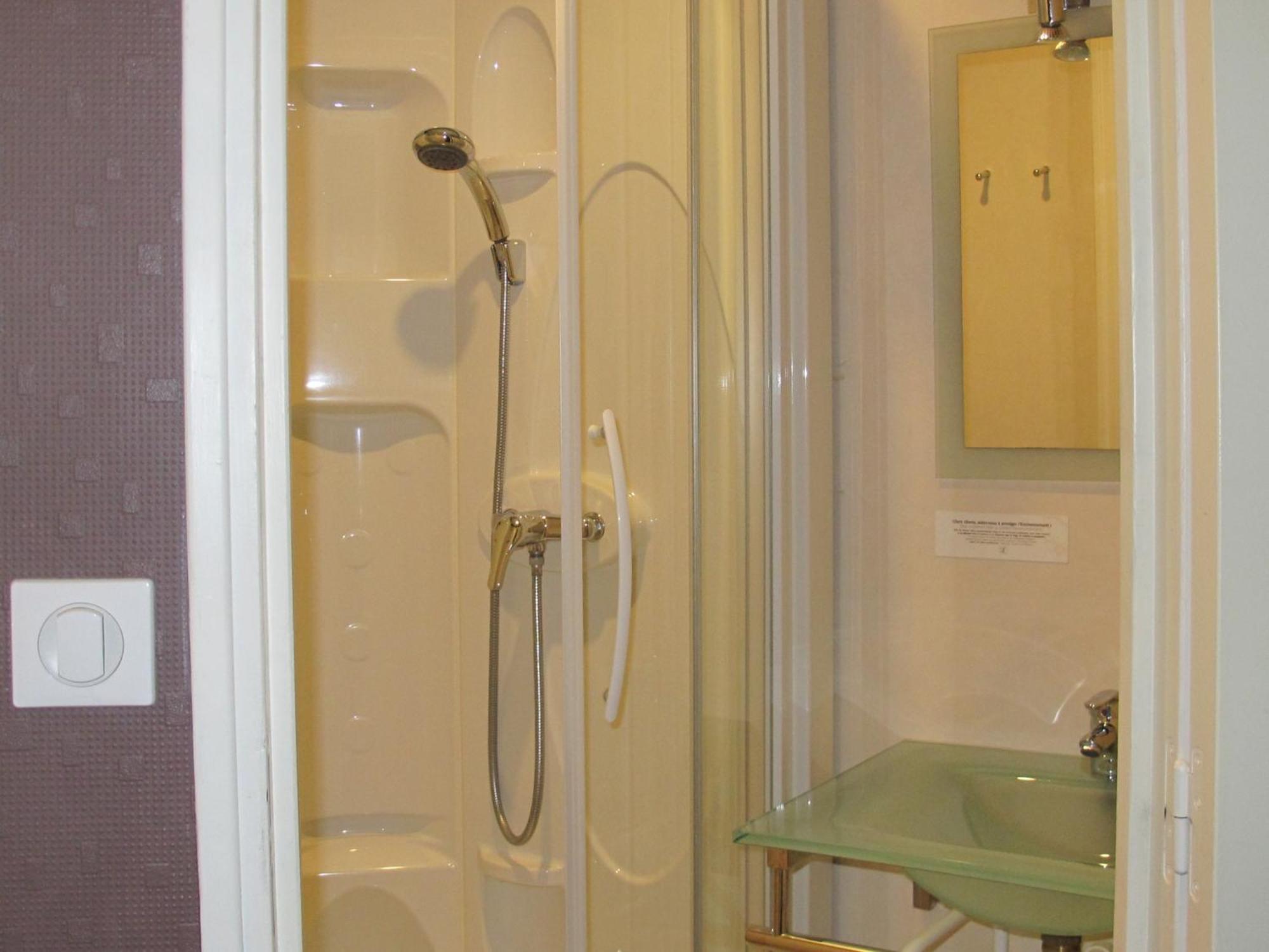 Logis Deshors-Foujanet Hotell Chamboulive Rum bild