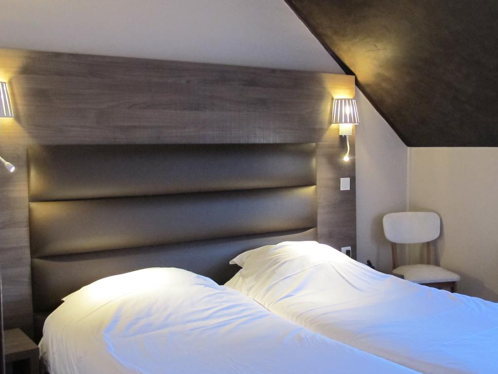 Logis Deshors-Foujanet Hotell Chamboulive Exteriör bild