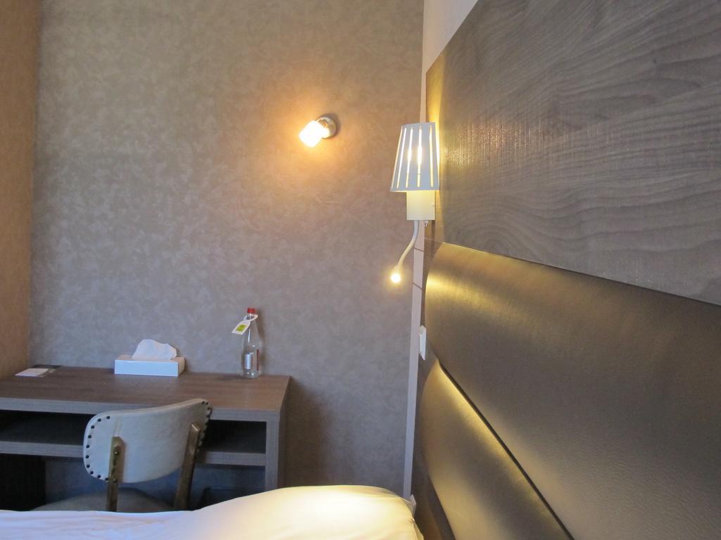 Logis Deshors-Foujanet Hotell Chamboulive Exteriör bild