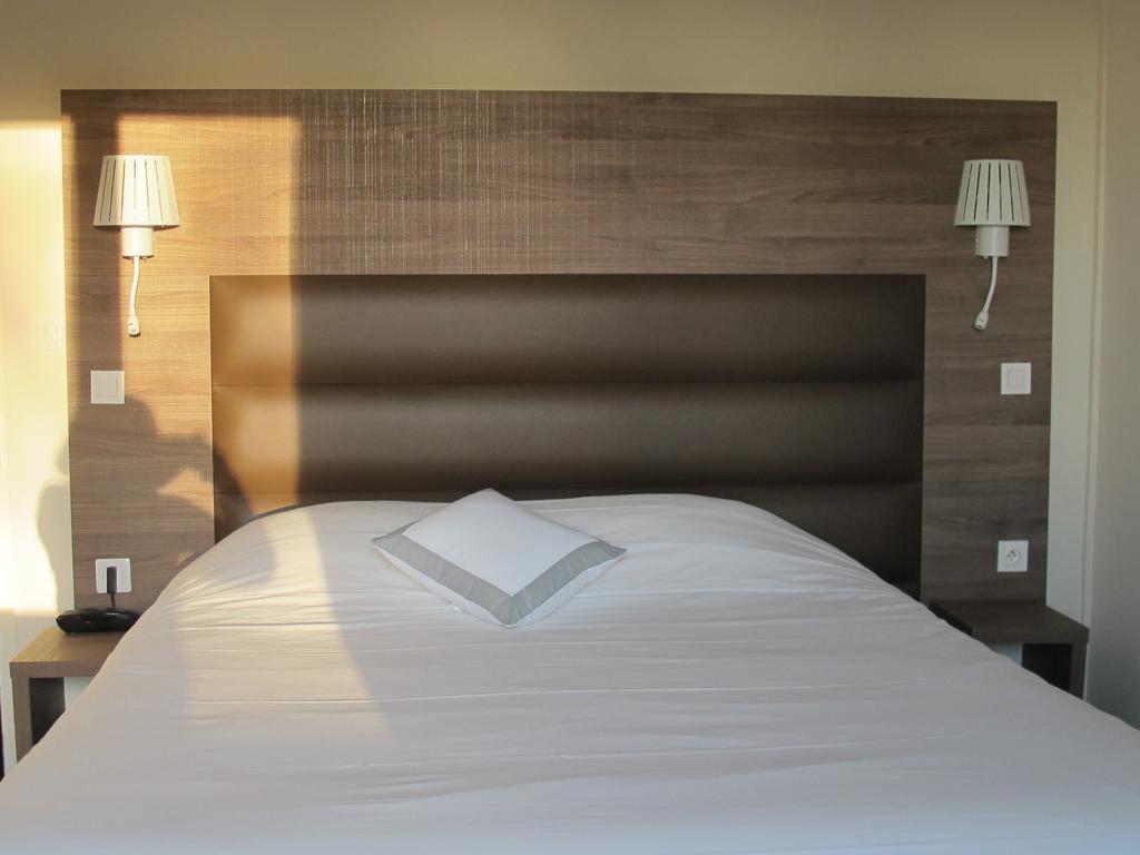 Logis Deshors-Foujanet Hotell Chamboulive Exteriör bild