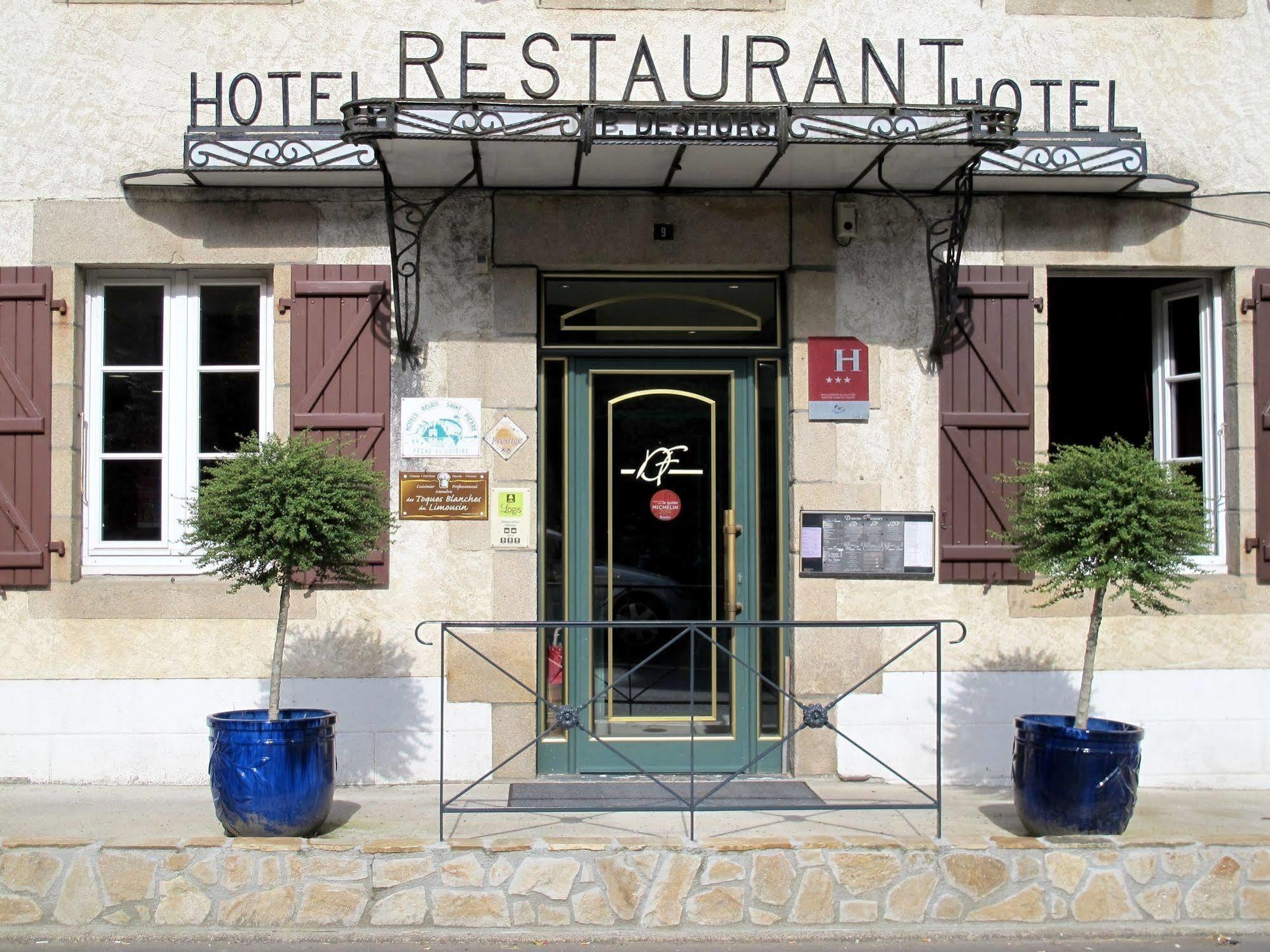 Logis Deshors-Foujanet Hotell Chamboulive Exteriör bild