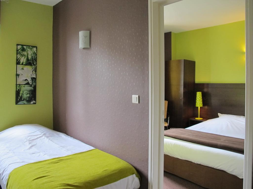 Logis Deshors-Foujanet Hotell Chamboulive Rum bild